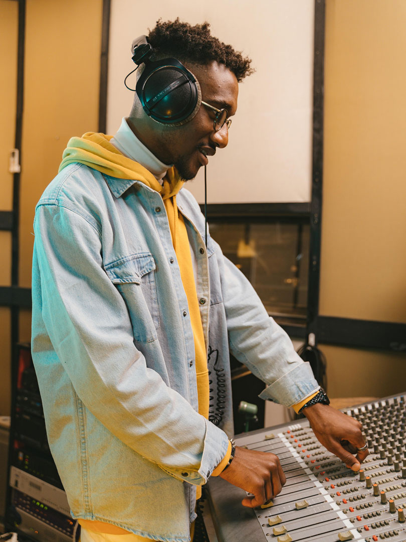 Music-Production-and-Audio-Engineering-Certificate-Career-Bowens-Institute-of-Media-Studies
